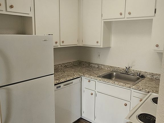 3rd image of 6627 Blue Heron Dr #B