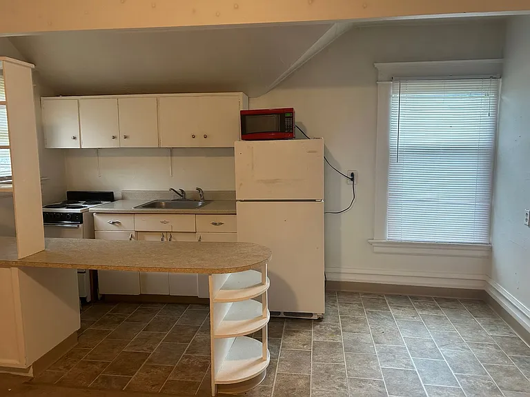 906 N Garden St — Photo 5