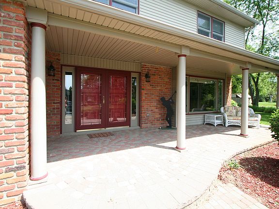Front Porch/Entrance