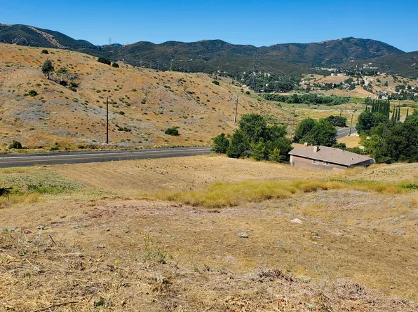 McCloud Dr, Lake Hughes, CA 93532
