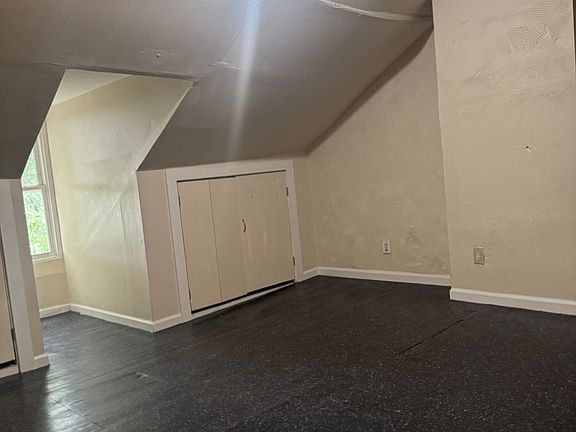 3rd image of 655 Fremont St