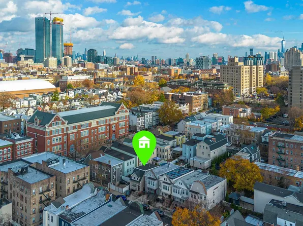 10 Apollo Street image 2 of 24