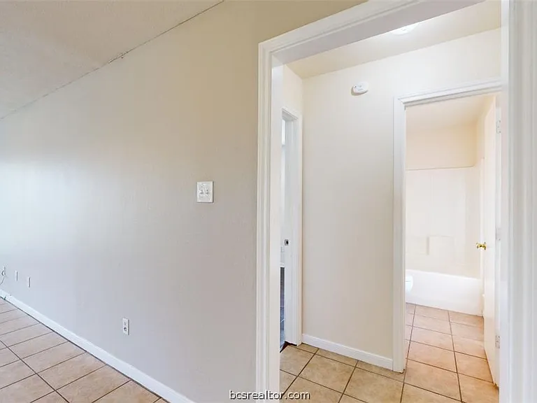 915 Bougainvillea St — Photo 10