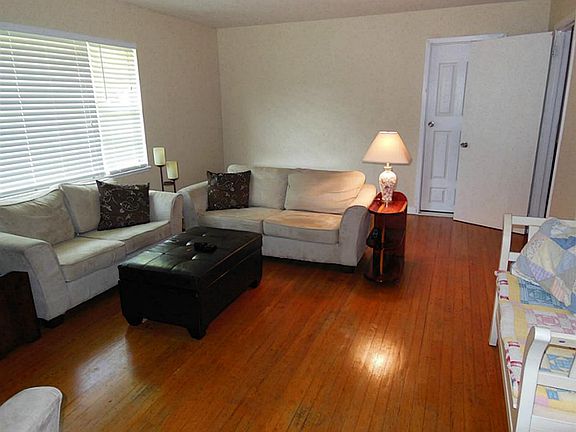 3rd image of 5214 Cypress St