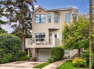 124 S 38a Ave SW, Calgary, AB T2S0W4