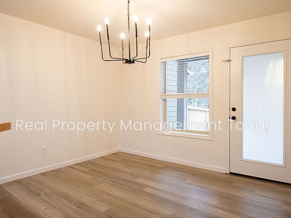 5th image of 7304 Hayworth Ave NE