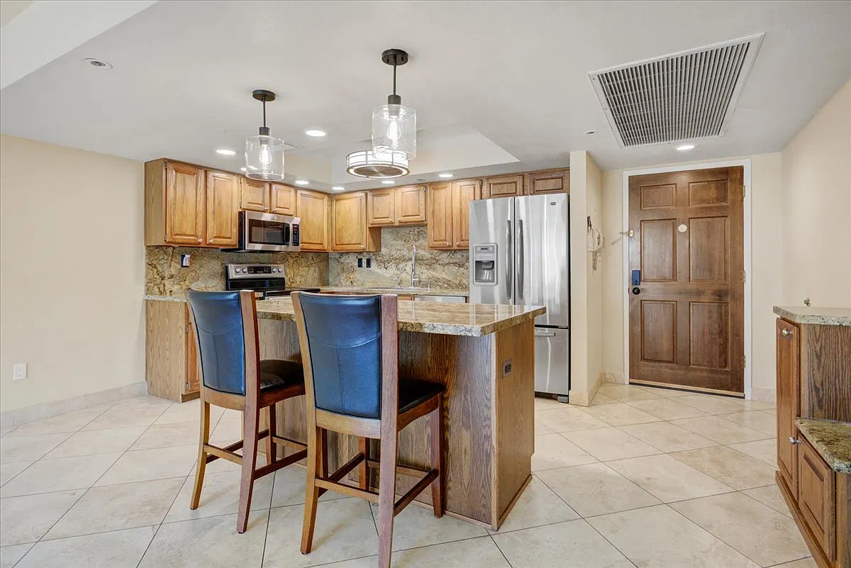 7870 E Camelback Rd — Photo 2