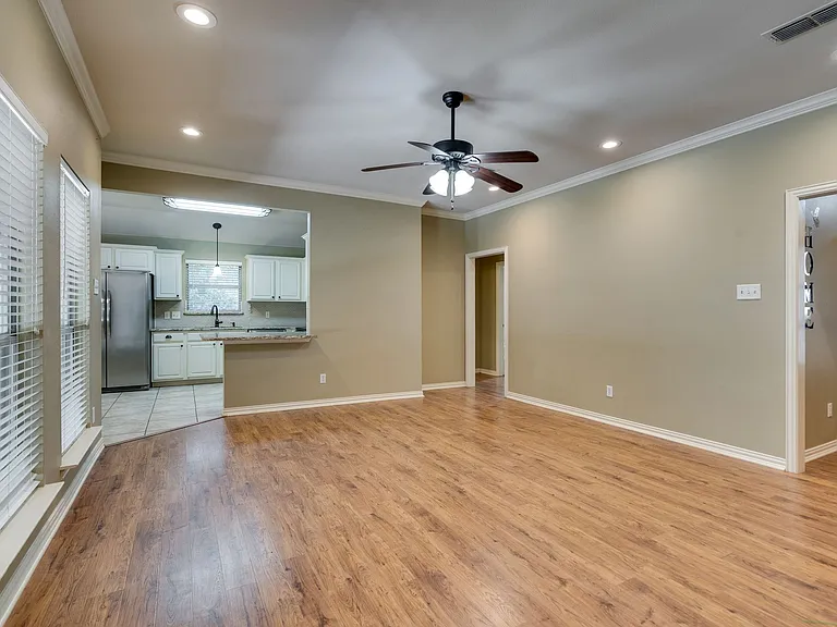 1001 Porter Pl — Photo 6