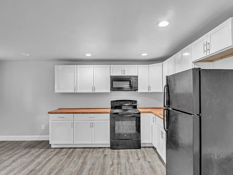 6245 E 11th St #601 — Photo 4
