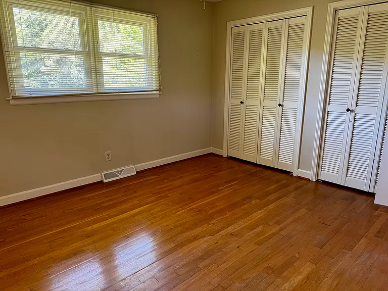 15270 Highway 221 — Photo 13