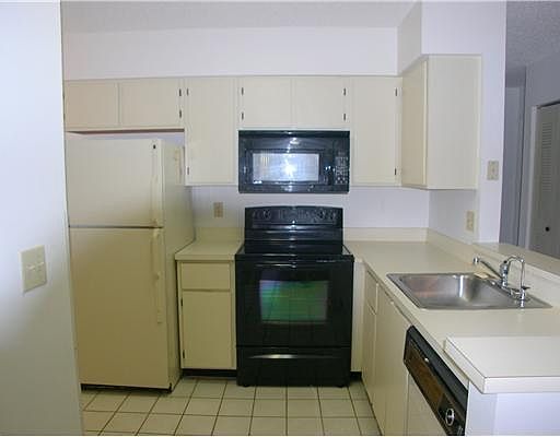 5th image of 14905 Wedgefield Dr APT 204