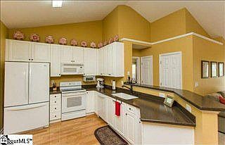 5th image of 30 Brockmore Dr
