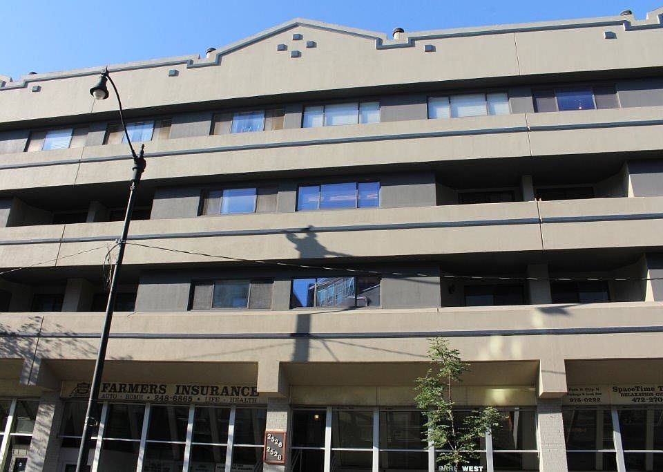 1st image of 2528 N Lincoln Ave APT 412