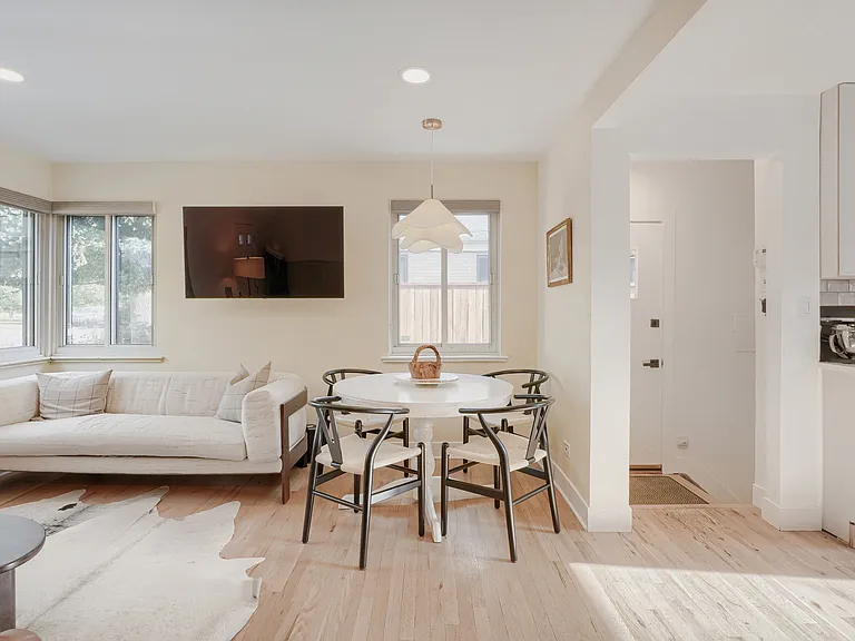 2215 Syracuse St — Photo 12