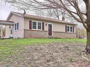 27 Hays Grove Rd, Newville, PA 17241