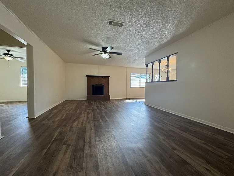 208 Prairie Wind Blvd — Photo 2
