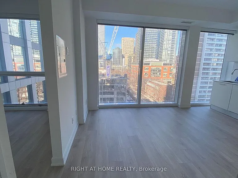 3 Gloucester St #901 — Photo 40
