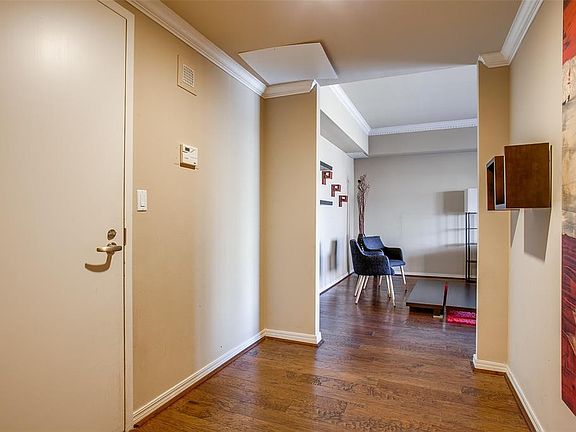 3rd image of 3030 McKinney Ave APT 404