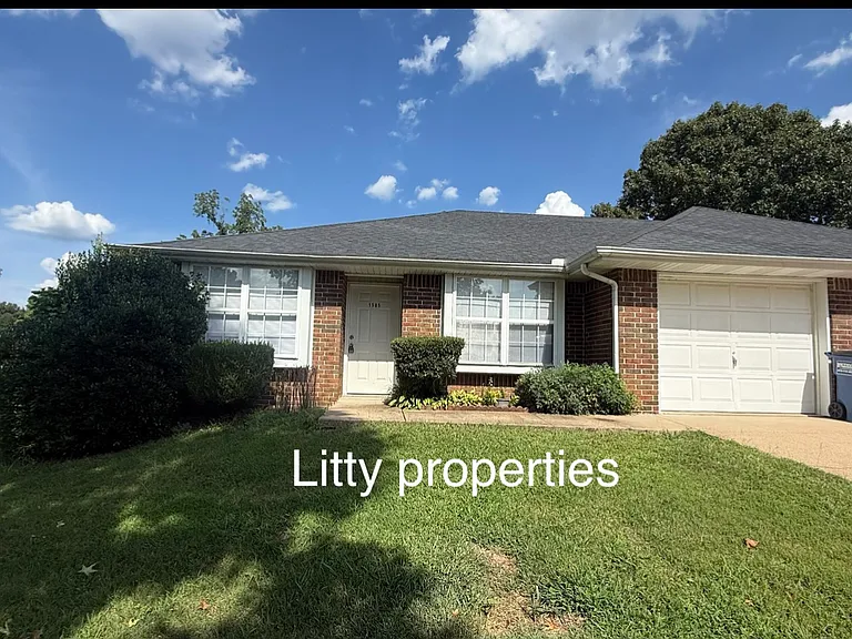 1505 Stonebrook Ct — Photo 1
