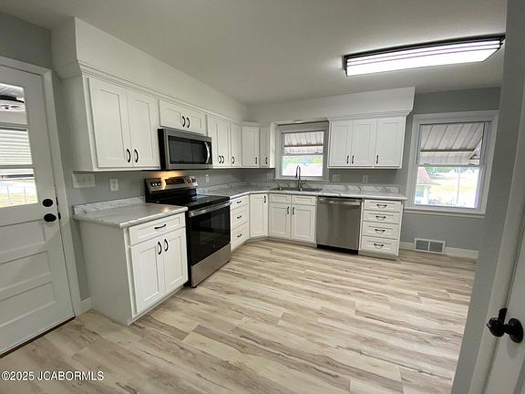5th image of 313 Gordon St