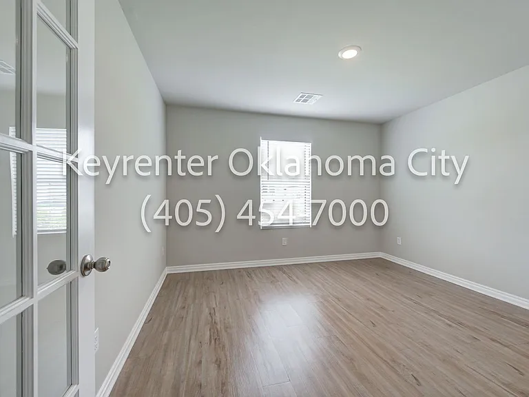2809 Tracys Mnr — Photo 35
