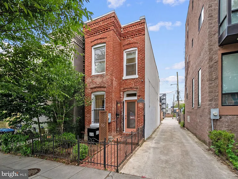 1010 W St NW — Photo 2