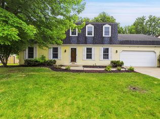 2418 Flambeau Dr, Naperville, IL 60564