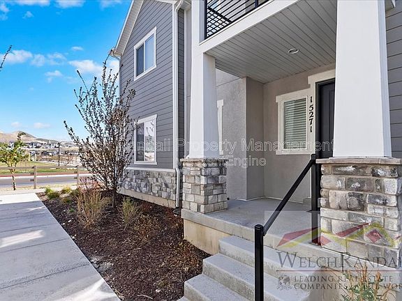 3rd image of 15271 S Reins Way