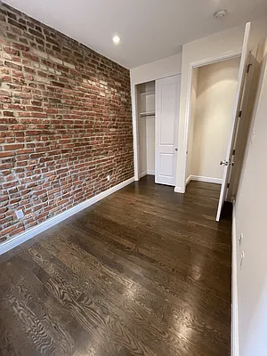 Rented by Avenues Real Estate | media 28