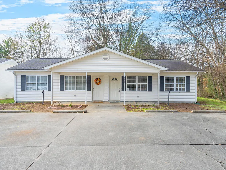 (ACHTK) Boyds Creek Highway (4 Units) - 2318 — Photo 2