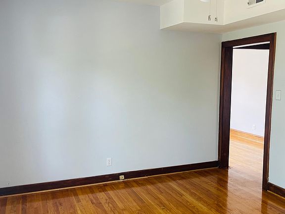 4th image of 6134 W North Ave