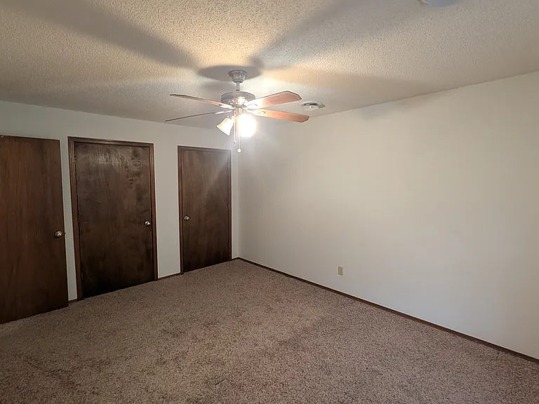 3143 N Old Missouri Rd — Photo 8