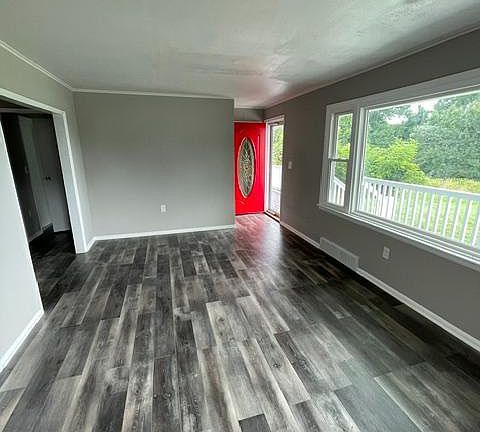 4th image of 605 Camilla St