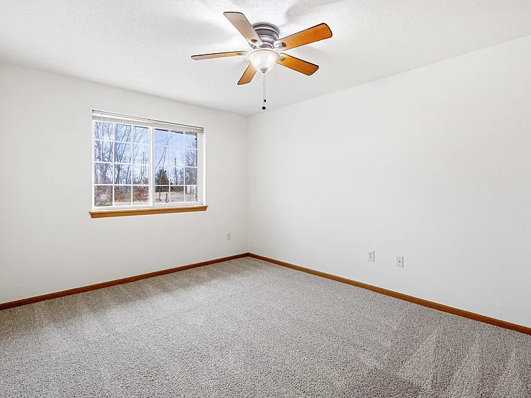 400 Stonefield Cir — Photo 9