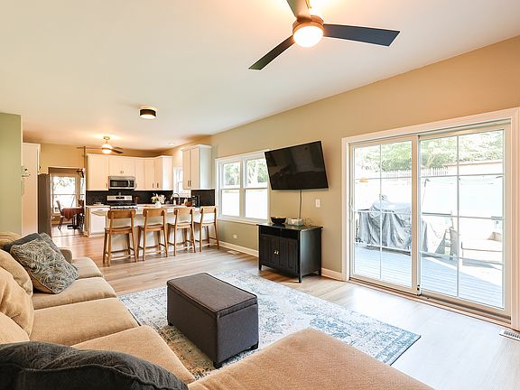 4th image of 16 Crystal Ridge Dr