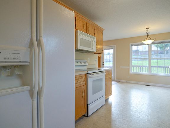 3rd image of 1496 McKinley Ct