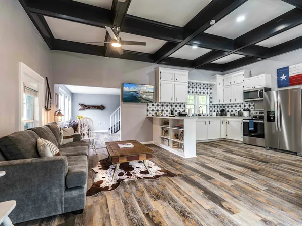 17308 E Darleen Dr, Leander, TX 78641