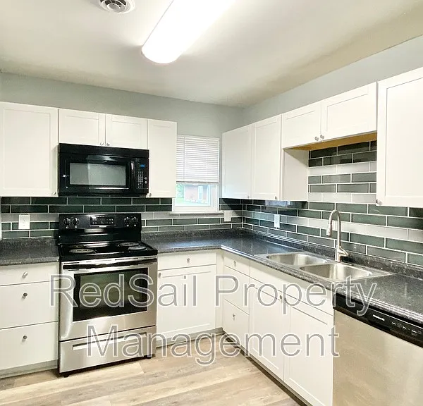 1449 Longdale Dr — Photo 9