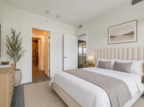 5333 Goring St #1405, Burnaby, BC V5B 0B6