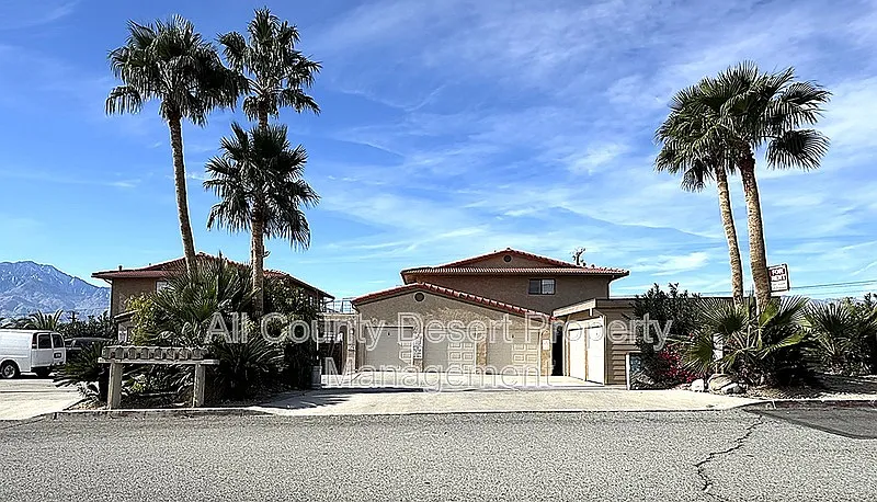 2 bed, 1.0 bath, 648 sqft, $1,395 — Photo 2