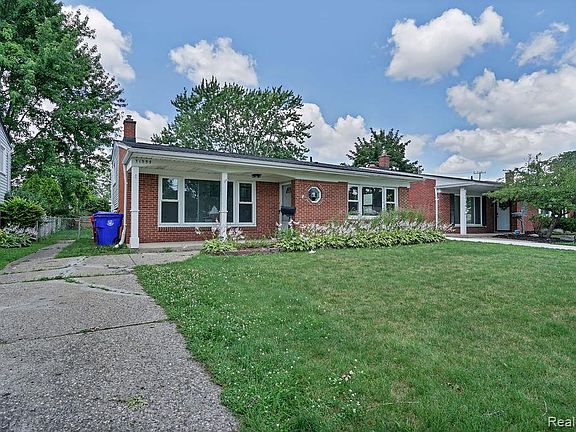 3rd image of 31335 Slumber Ln
