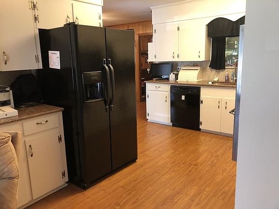 3rd image of 205 Katherine Dr
