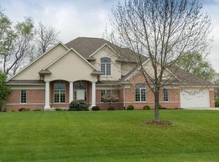 2804 Deer Valley Dr NW, Swisher, IA 52338