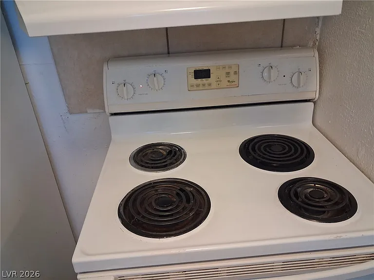 2100 Sunrise Ave #6 — Photo 15