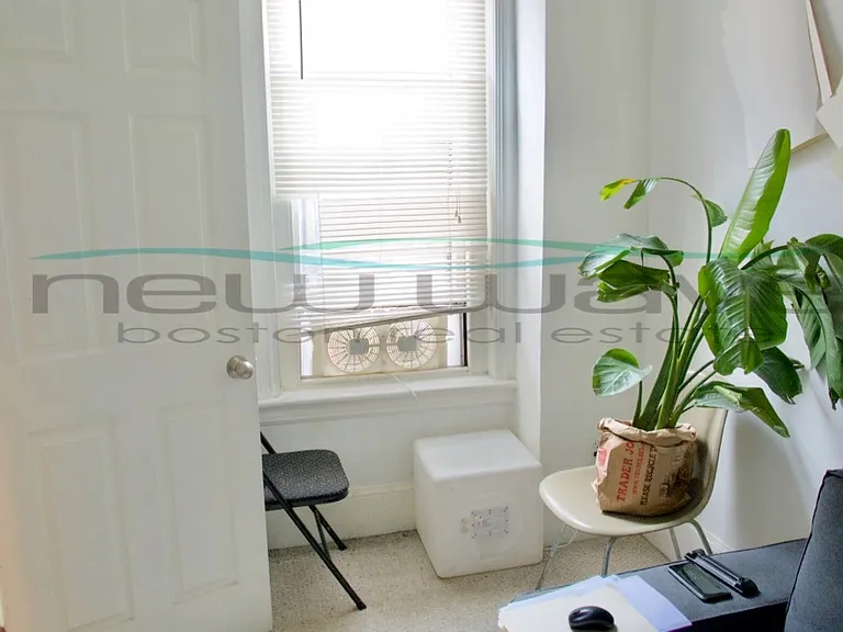 225 Newbury St #5 — Photo 8