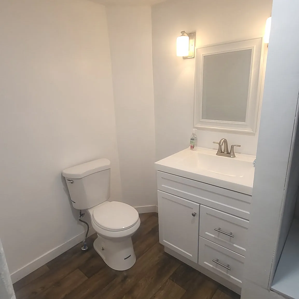 3 bed, 1300 sqft, $2,200 — Photo 2