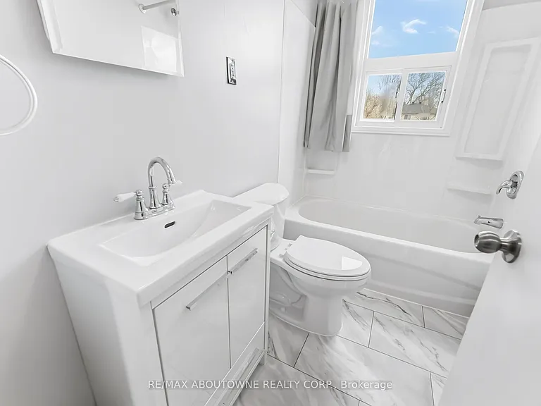 1047 Churchill Ave E #5 — Photo 27