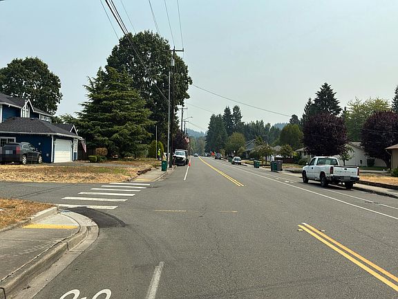 4th image of 326 3rd Ave SE