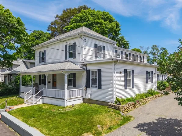 48 Walker St, Falmouth, MA 02540