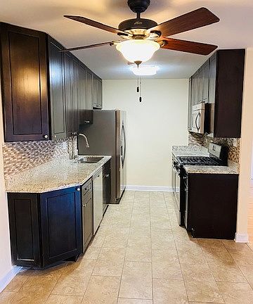 3rd image of 575 Hill Dr APT 210